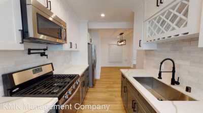 Apartment For Rent in Beverly Hills, California