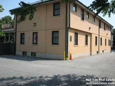 Apartment For Rent in Newton, Massachusetts