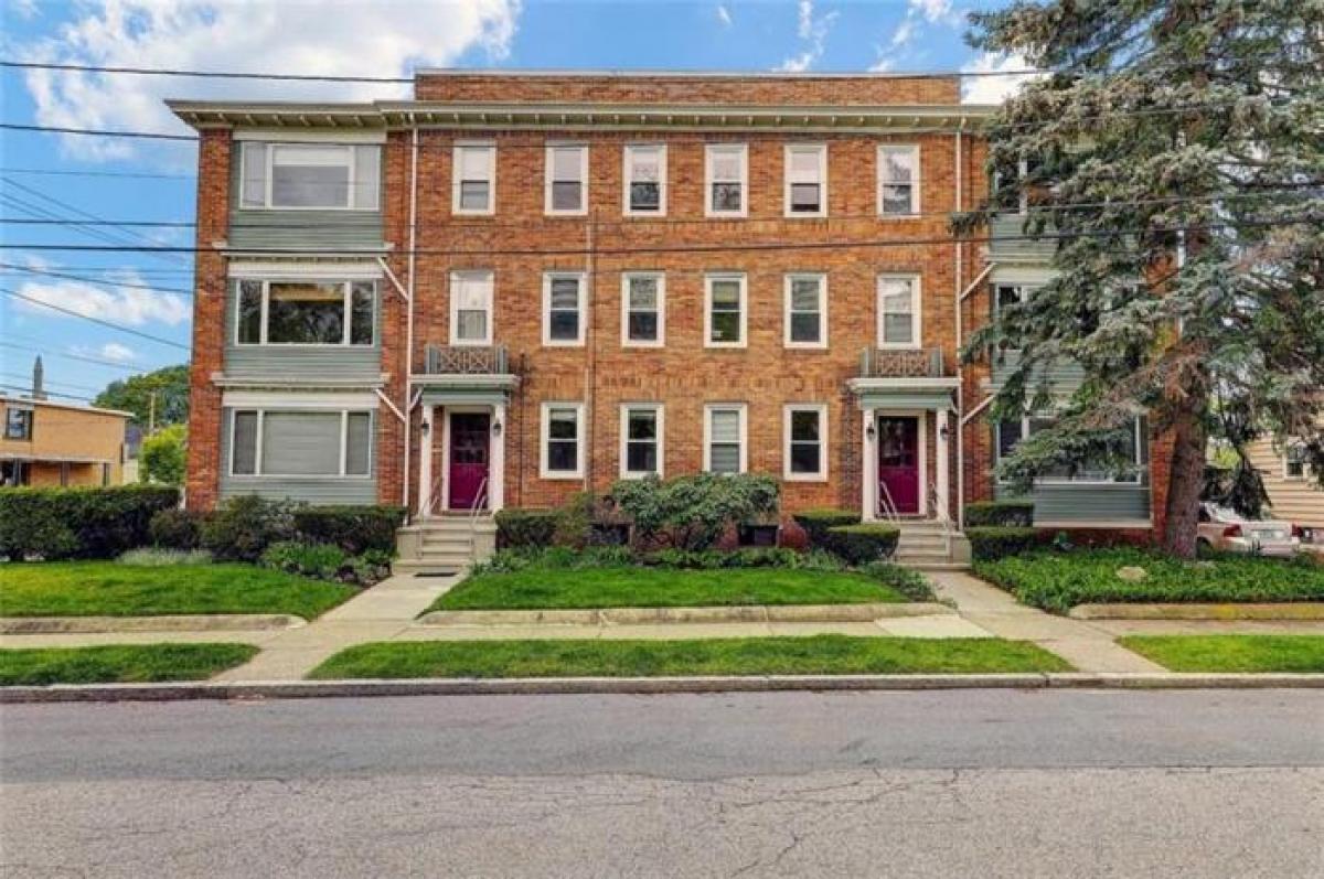 Picture of Home For Sale in Providence, Rhode Island, United States