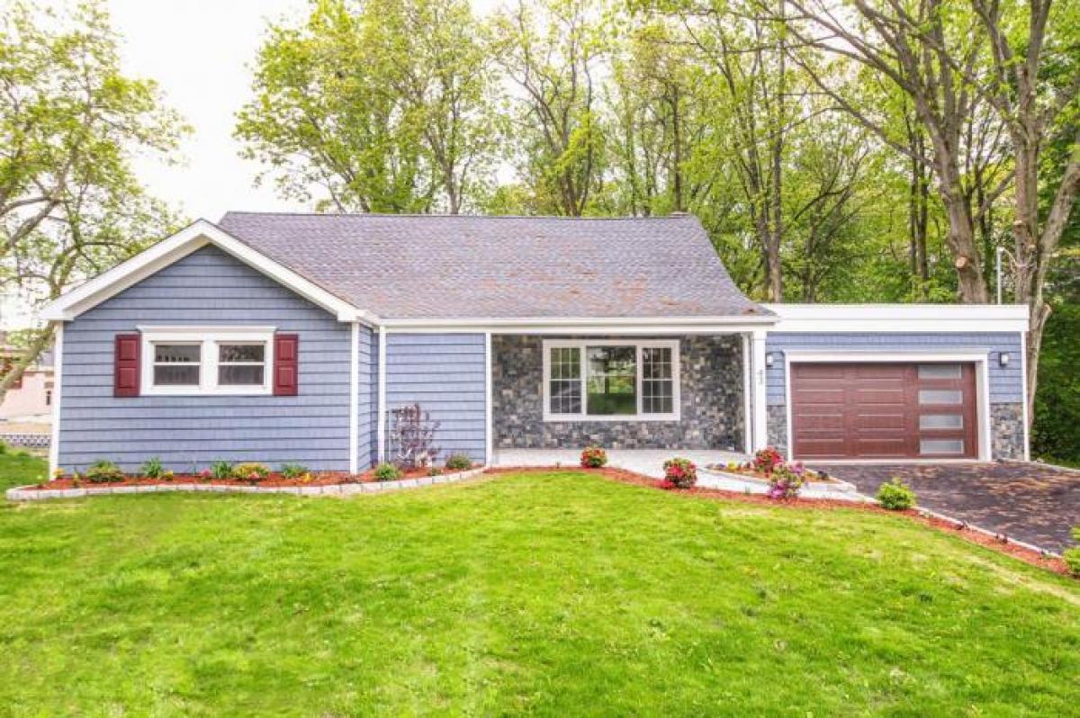 Picture of Home For Sale in New Rochelle, New York, United States