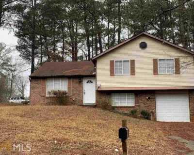 Home For Rent in Lithonia, Georgia