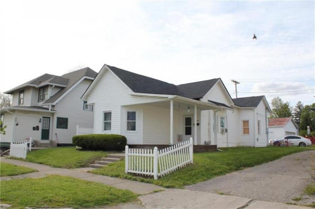 Picture of Home For Sale in Greenfield, Indiana, United States