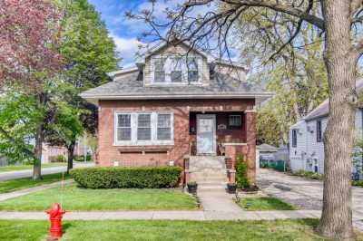 Home For Sale in Forest Park, Illinois