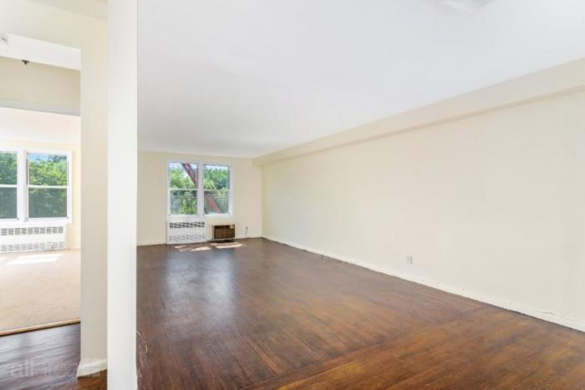 Picture of Apartment For Sale in Rego Park, New York, United States