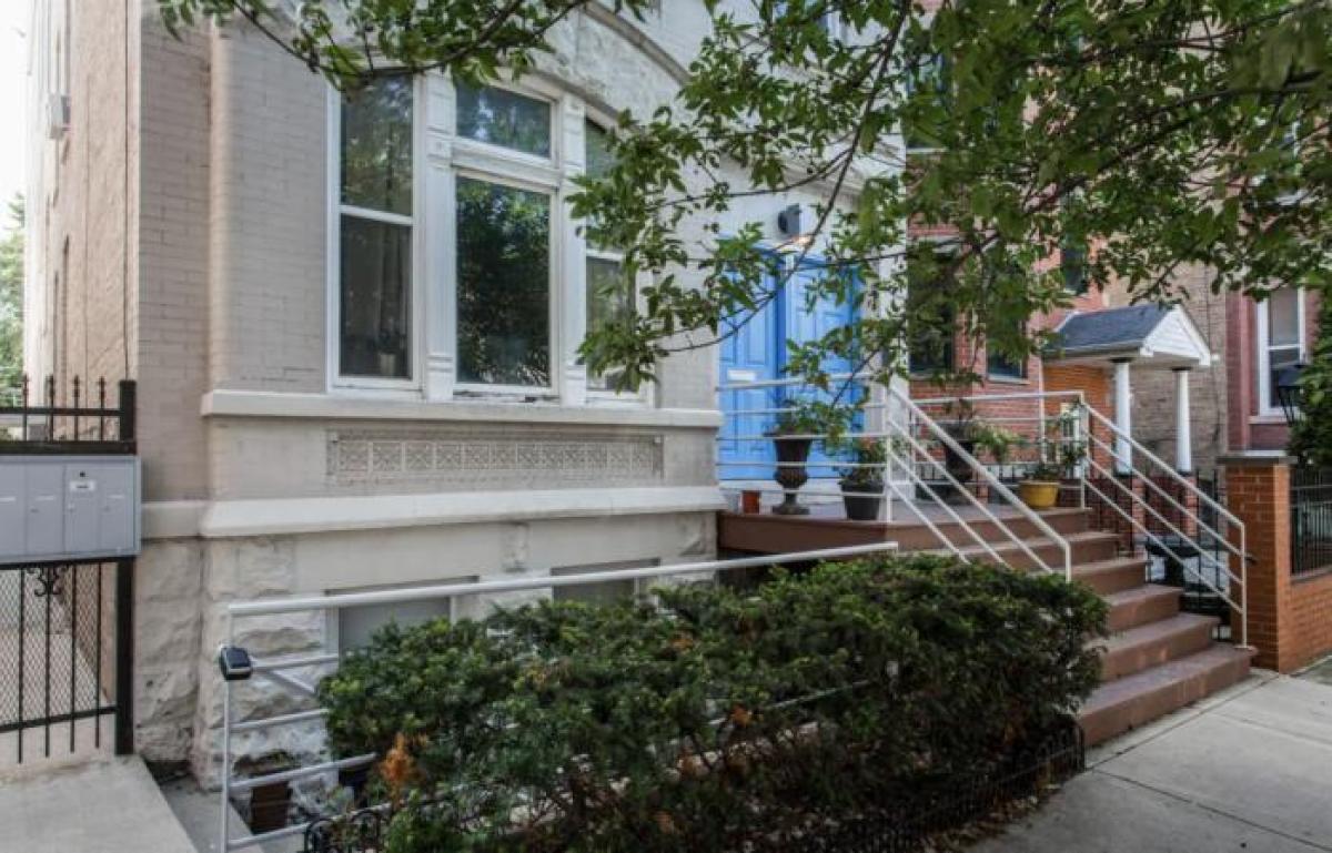 Picture of Condo For Sale in Chicago, Illinois, United States