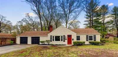 Home For Sale in Barrington, Rhode Island