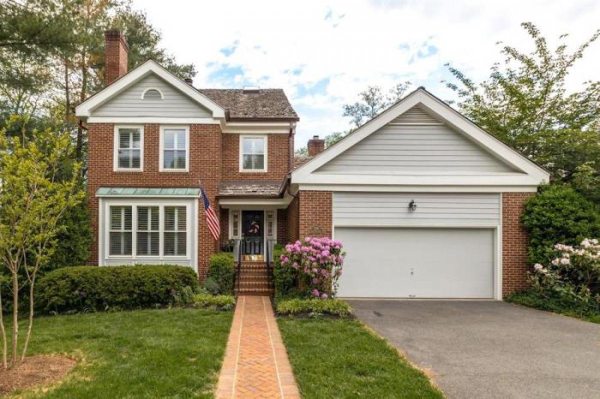 Picture of Home For Sale in McLean, Virginia, United States