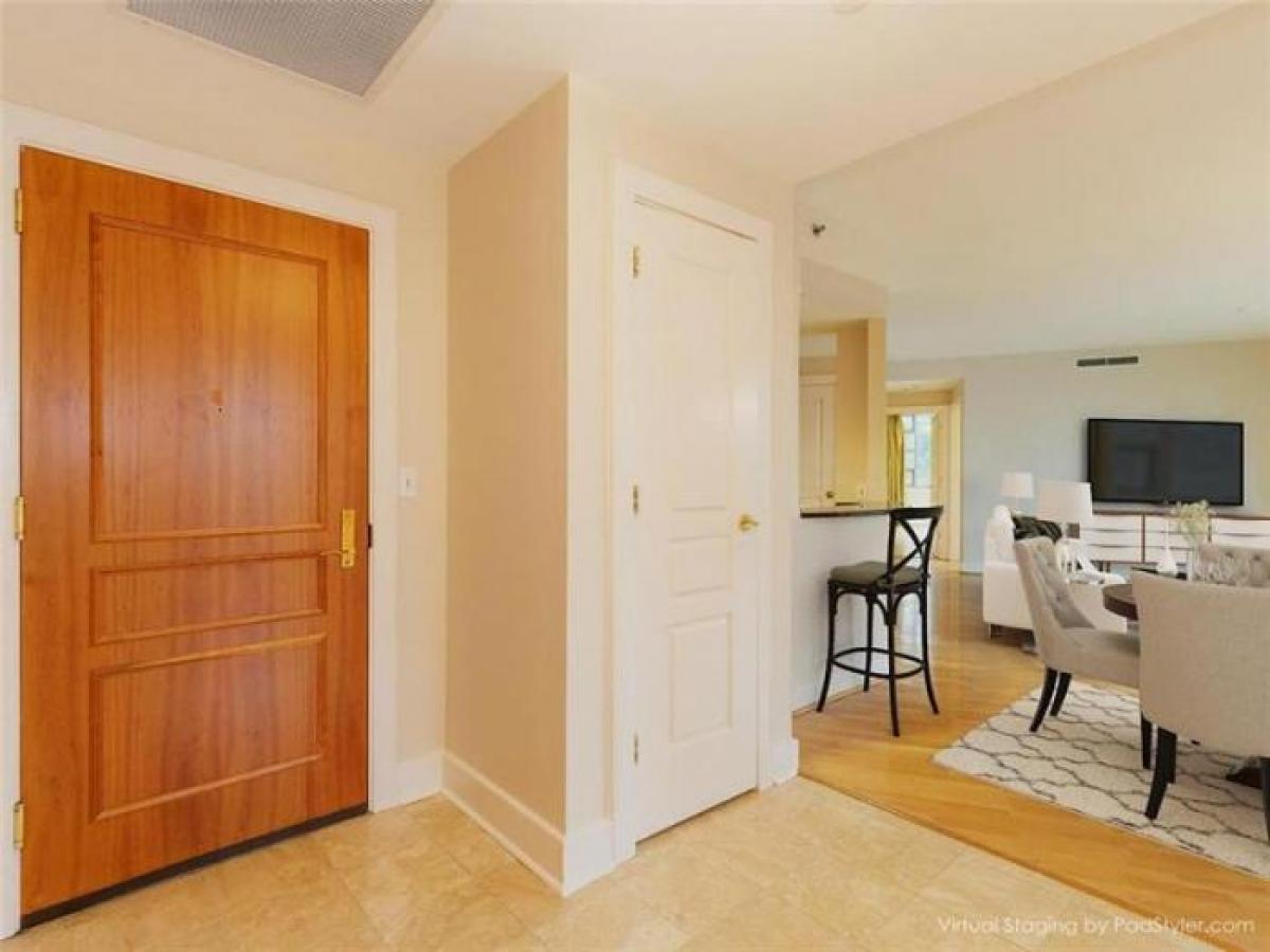 Picture of Condo For Sale in Atlanta, Georgia, United States