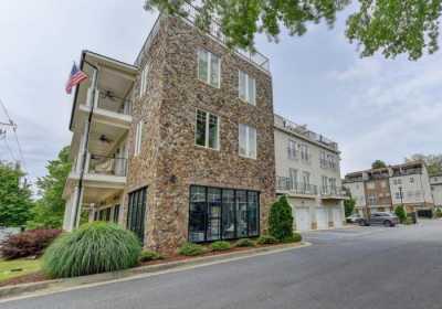Condo For Sale in Roswell, Georgia