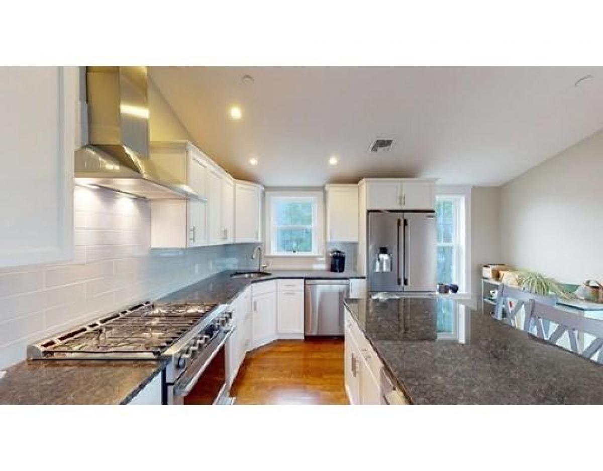Picture of Condo For Sale in Boston, Massachusetts, United States