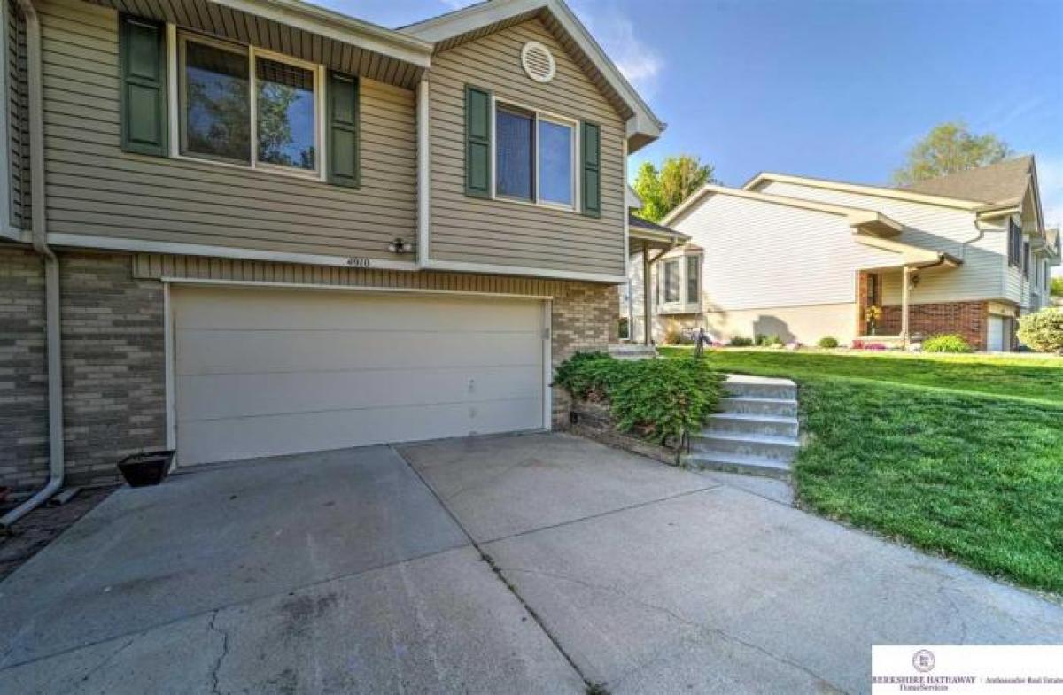 Picture of Home For Sale in Bellevue, Nebraska, United States