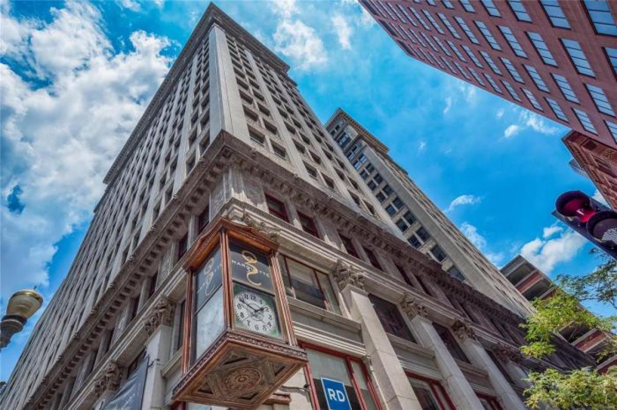 Picture of Home For Sale in Lake Saint Louis, Missouri, United States