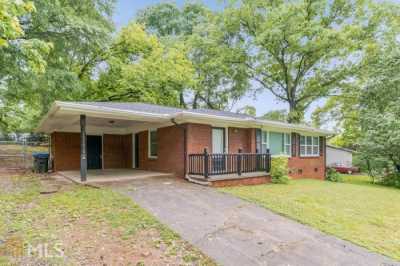 Home For Sale in Roswell, Georgia