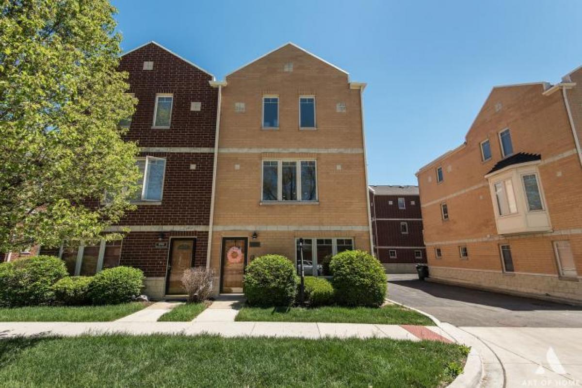 Picture of Home For Sale in Brookfield, Illinois, United States