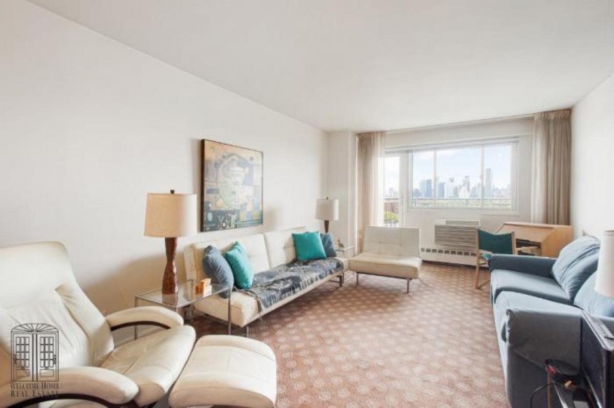 Picture of Apartment For Sale in Woodside, New York, United States