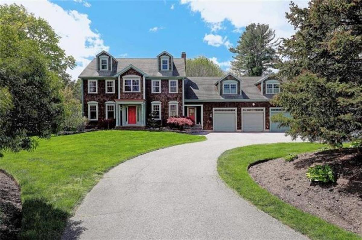 Picture of Home For Sale in Barrington, Rhode Island, United States