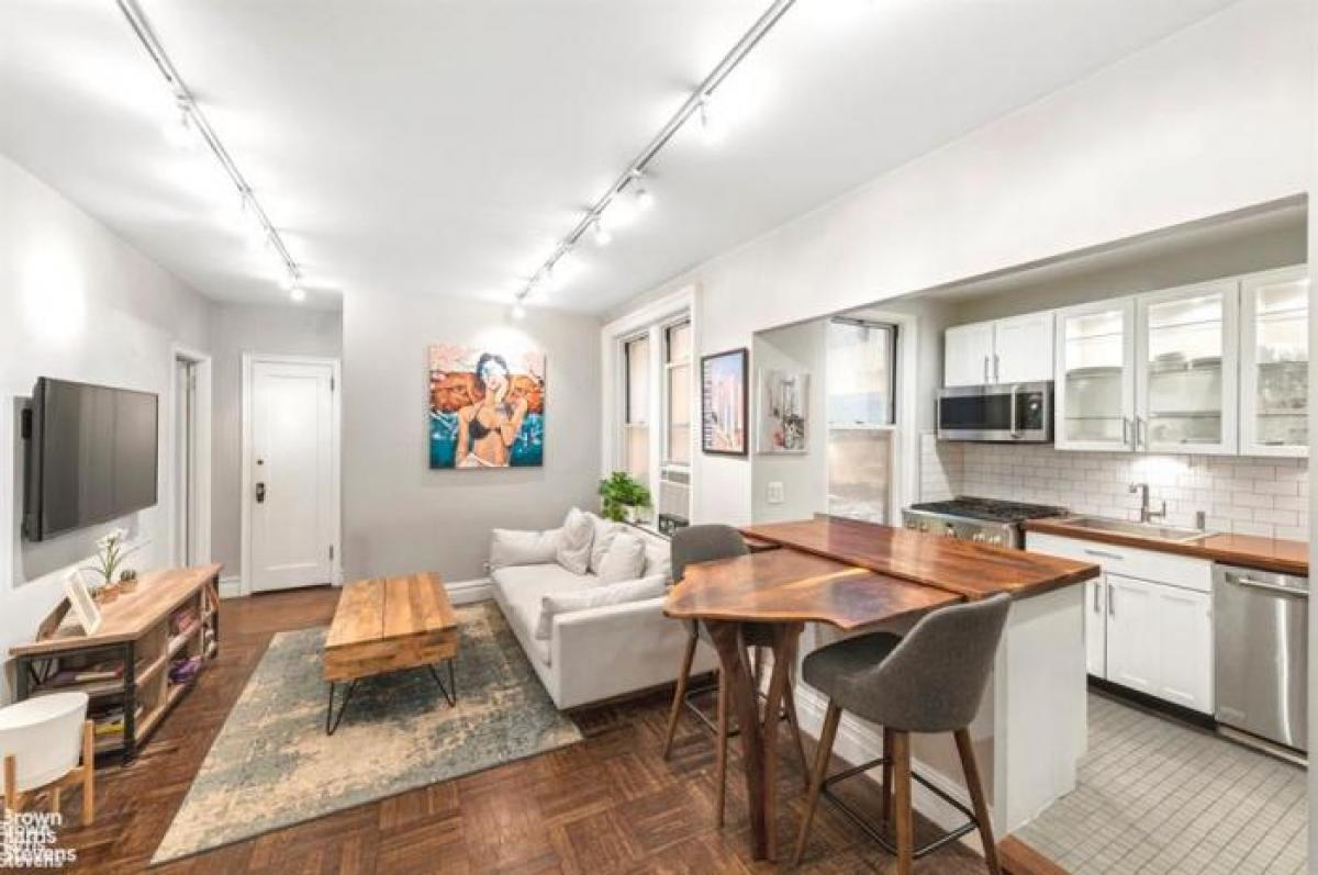 Picture of Apartment For Sale in Chelsea, New York, United States