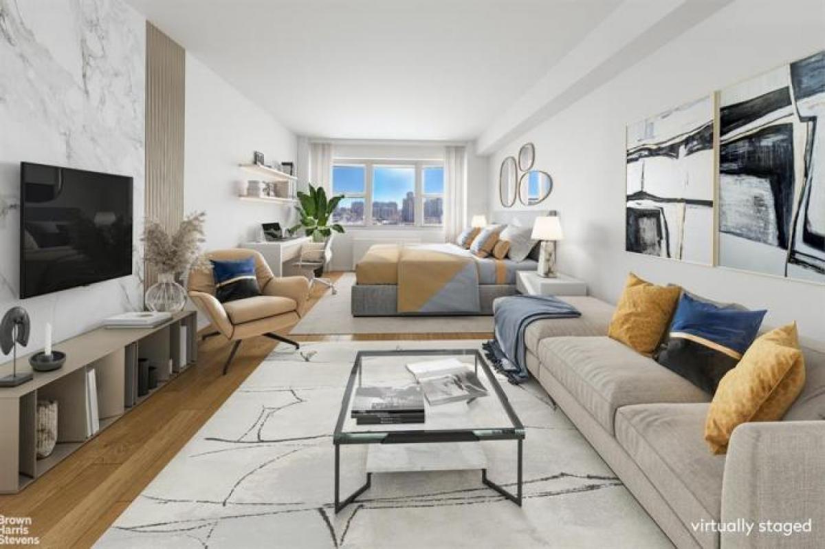 Picture of Apartment For Sale in Chelsea, New York, United States
