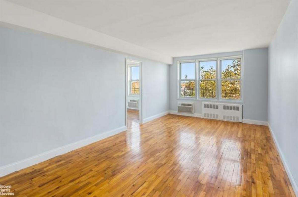 Picture of Apartment For Sale in Corona, New York, United States