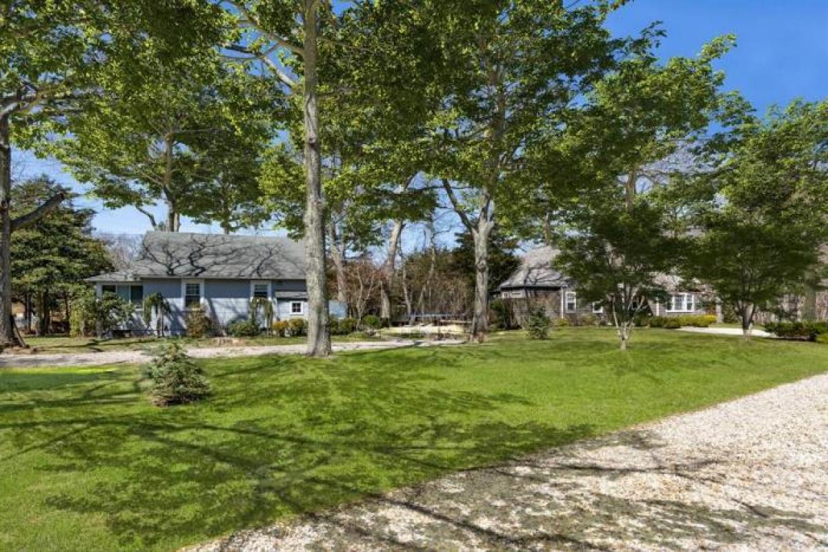 Picture of Home For Sale in East Hampton, New York, United States