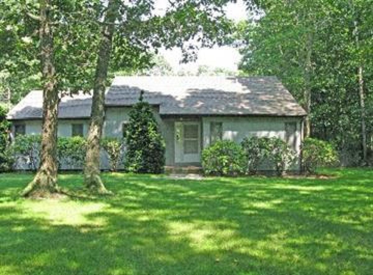 Picture of Home For Sale in East Hampton, New York, United States