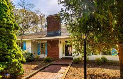 Home For Sale in East Hampton, New York