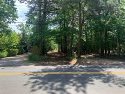 Home For Sale in East Hampton, New York