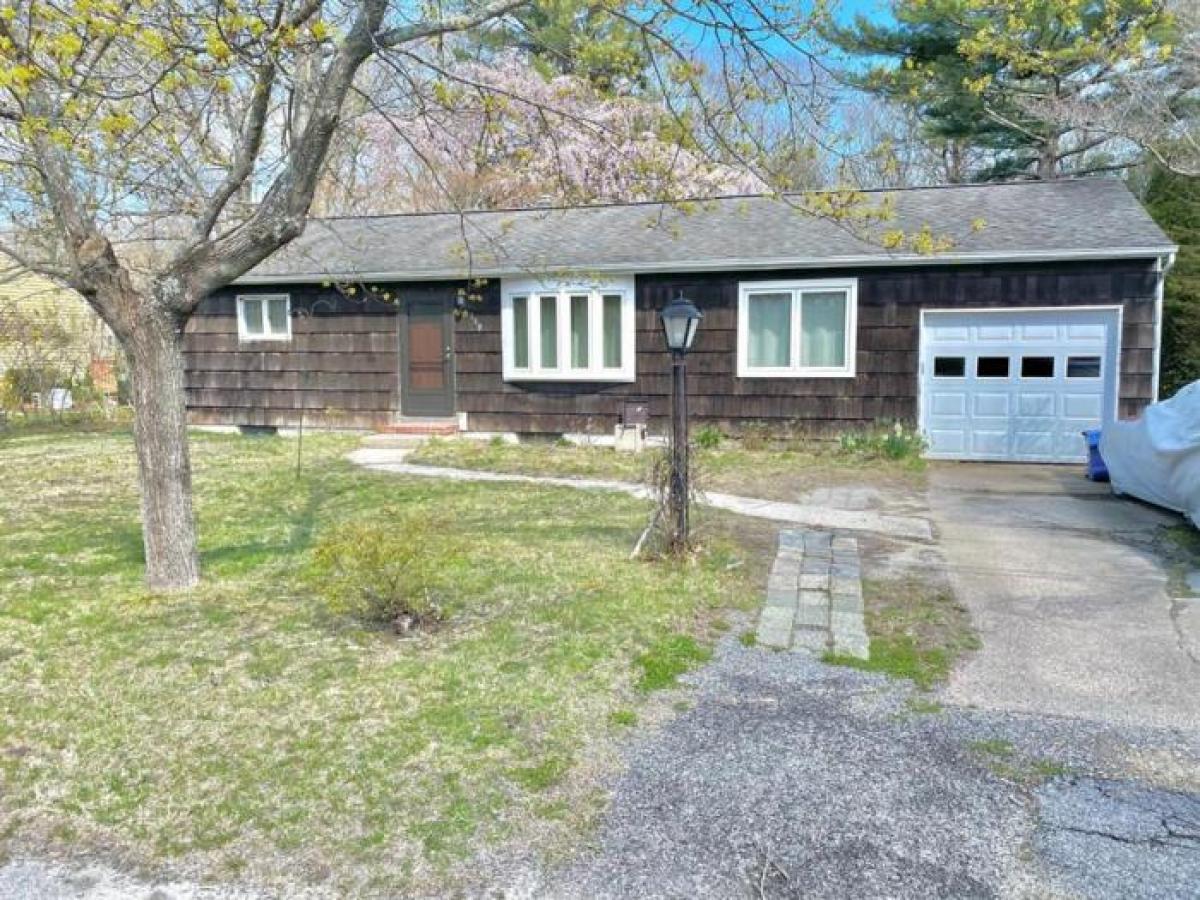 Picture of Home For Sale in East Quogue, New York, United States