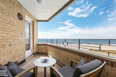 Apartment For Sale in Far Rockaway, New York