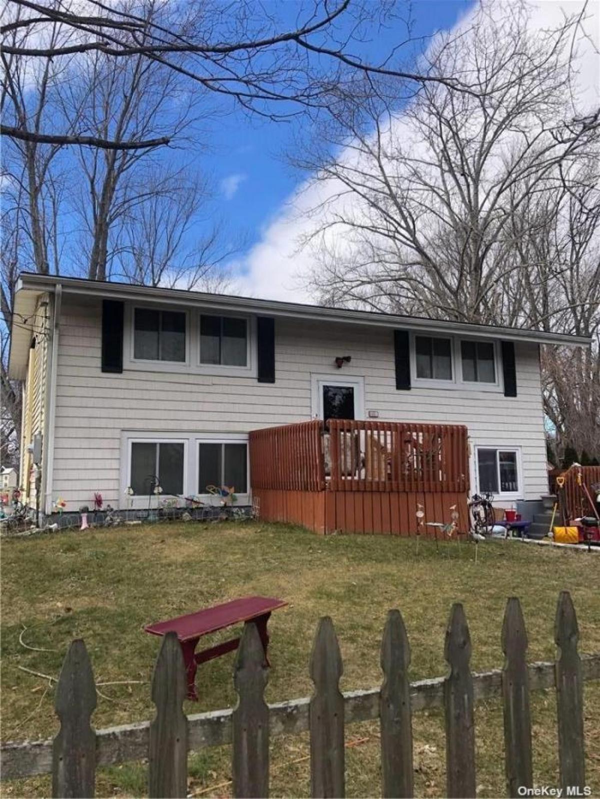 Picture of Residential Land For Sale in Selden, New York, United States