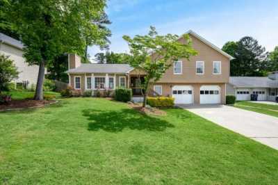 Home For Sale in Sugar Hill, Georgia