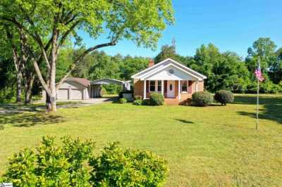 Home For Sale in Taylors, South Carolina
