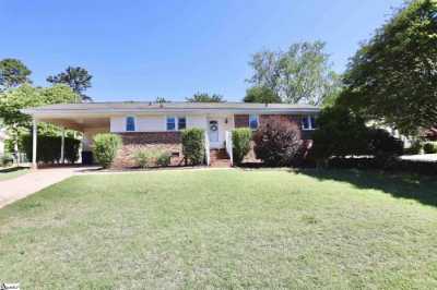 Home For Sale in Simpsonville, South Carolina