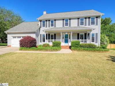 Home For Sale in Simpsonville, South Carolina