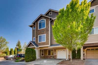 Condo For Sale in Everett, Washington