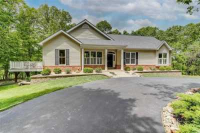 Home For Sale in Defiance, Missouri