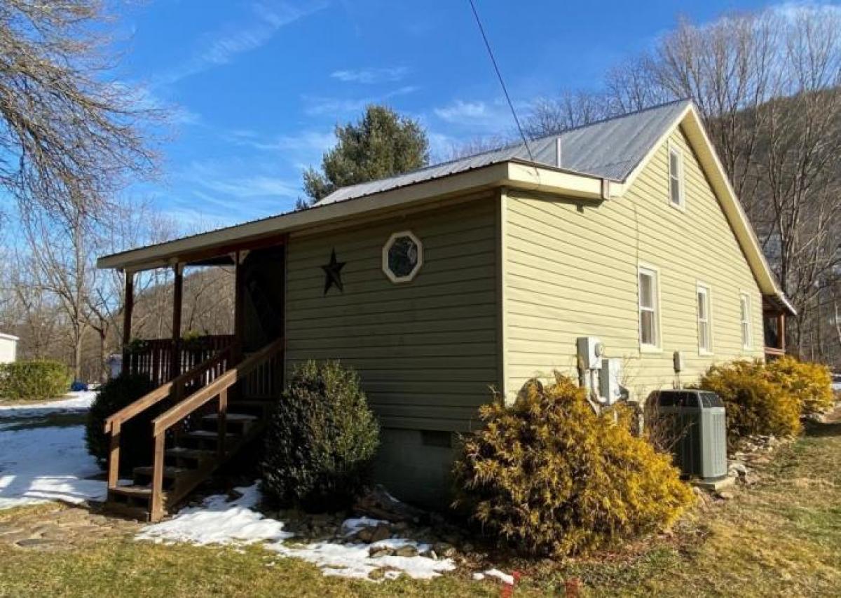 Picture of Home For Sale in Franklin, West Virginia, United States