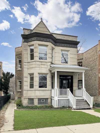 Multi-Family Home For Sale in Chicago, Illinois