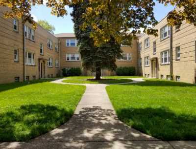Apartment For Rent in Riverside, Illinois