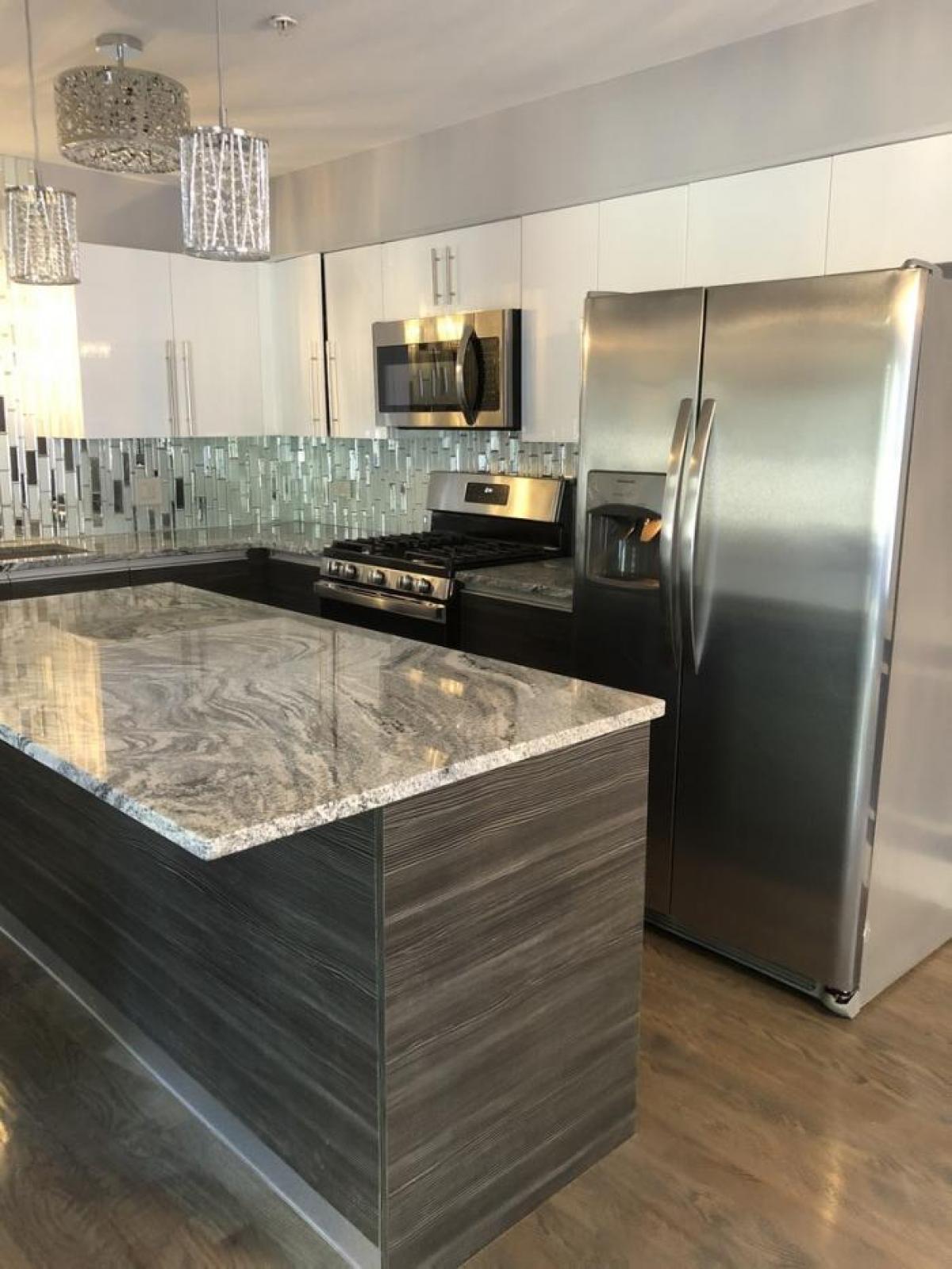 Picture of Home For Sale in Sauk Village, Illinois, United States