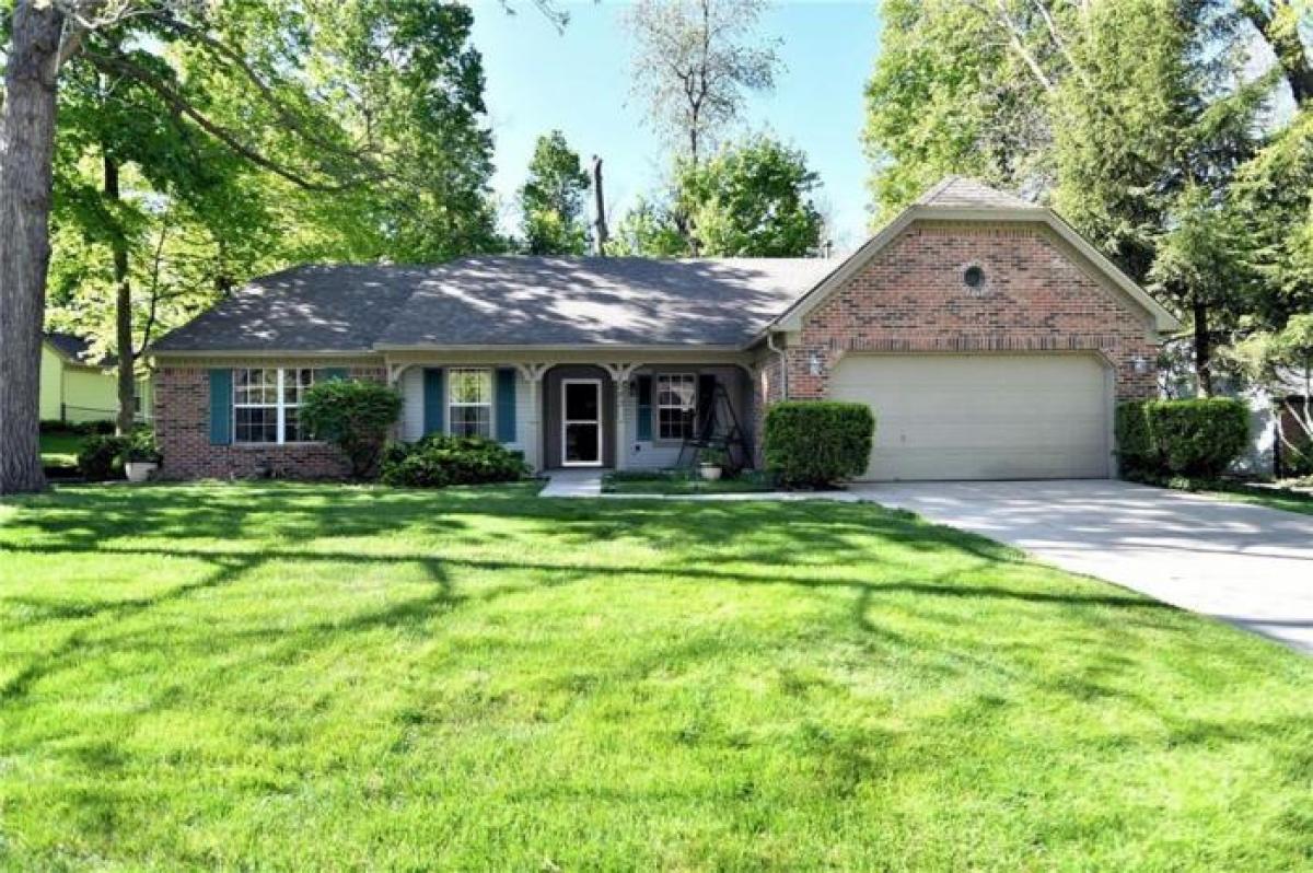 Picture of Home For Sale in Greenwood, Indiana, United States