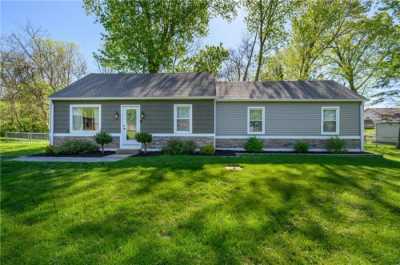 Home For Sale in Greenwood, Indiana
