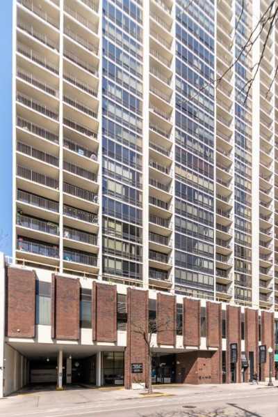 Condo For Sale in Chicago, Illinois