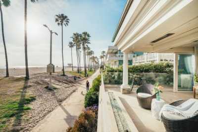 Home For Sale in Venice, California