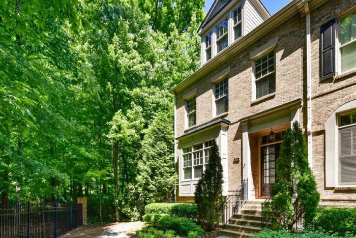 Picture of Home For Sale in Sandy Springs, Georgia, United States