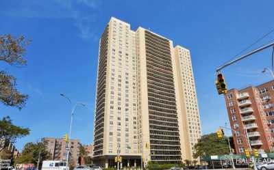 Apartment For Sale in Forest Hills, New York