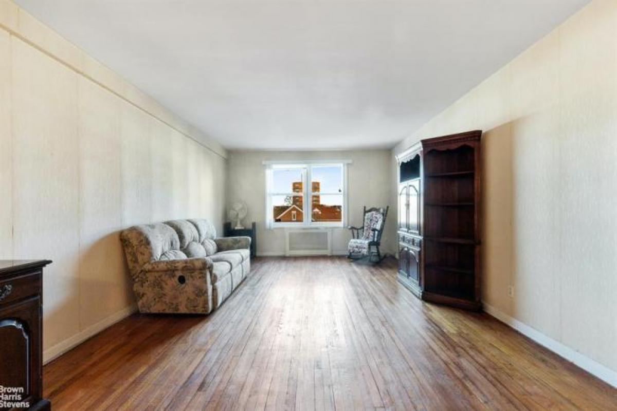 Picture of Apartment For Sale in Forest Hills, New York, United States