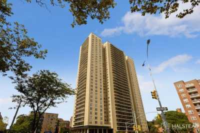 Apartment For Sale in Forest Hills, New York