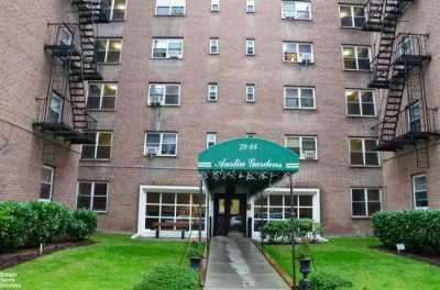 Apartment For Sale in Forest Hills, New York