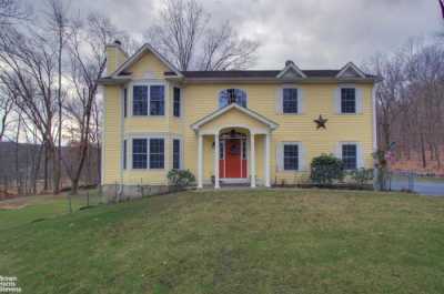 Home For Sale in Greenwood Lake, New York